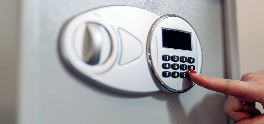 Jewelry Safe Cracking in Parlier, California